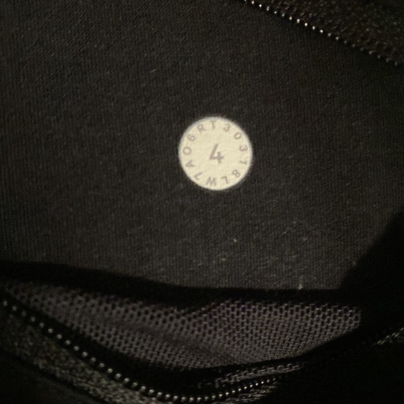 COPY - Lululemon Speed Up High-Rise Lined Short 2.5” - Picture 4 of 4